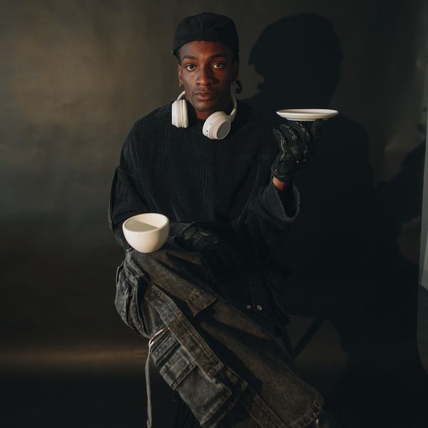 Style in Transition: How to Dress for the Shift Between Seasons