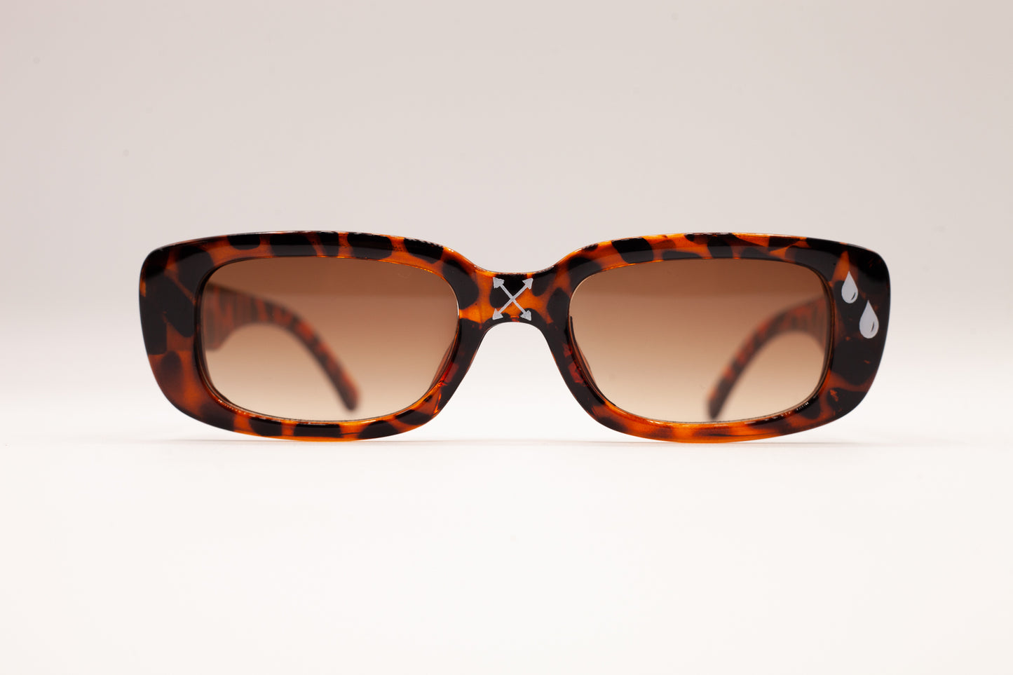 Leopard Eyewear Sunglasses 