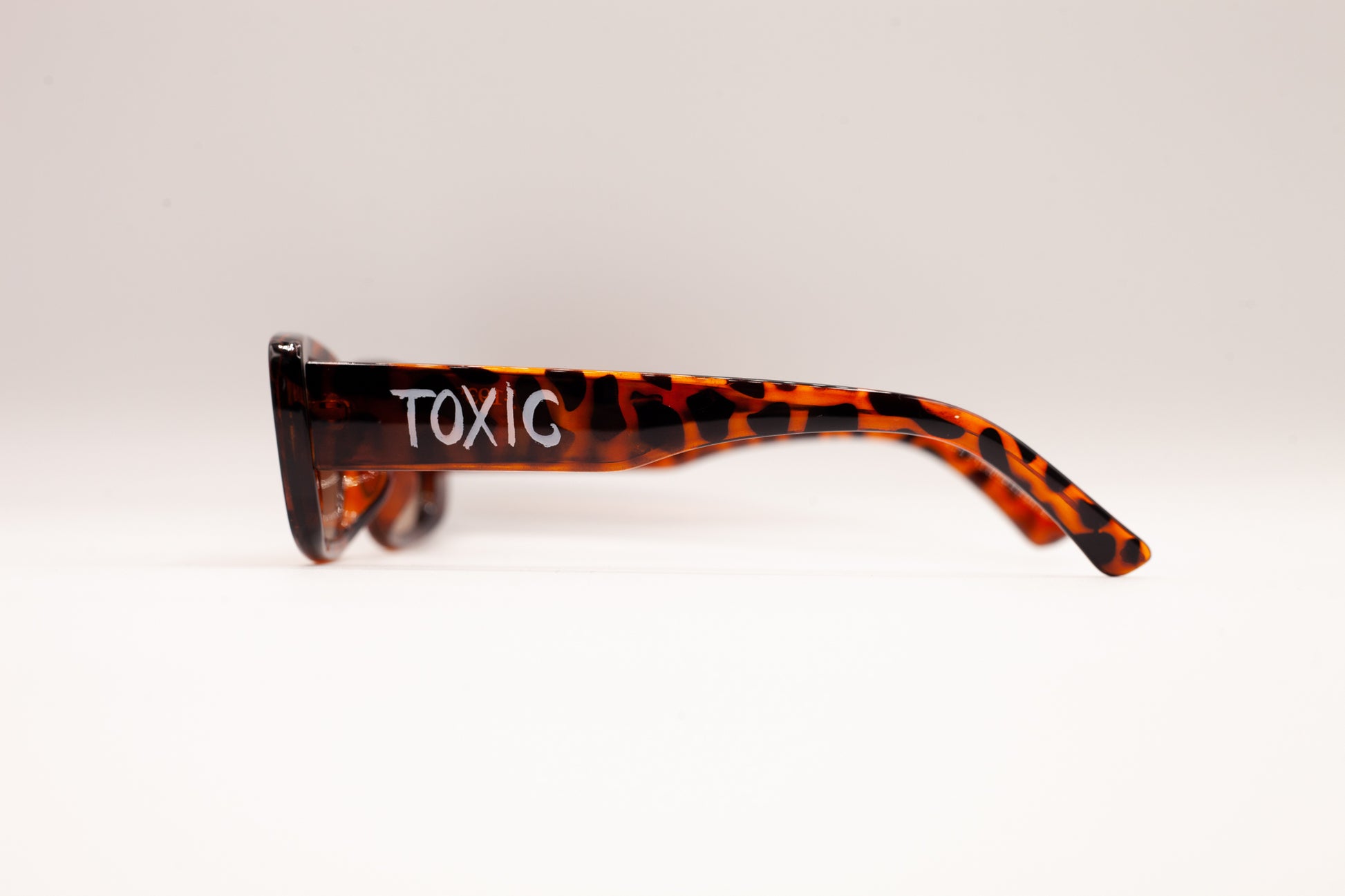 Leopard Eyewear Sunglasses 