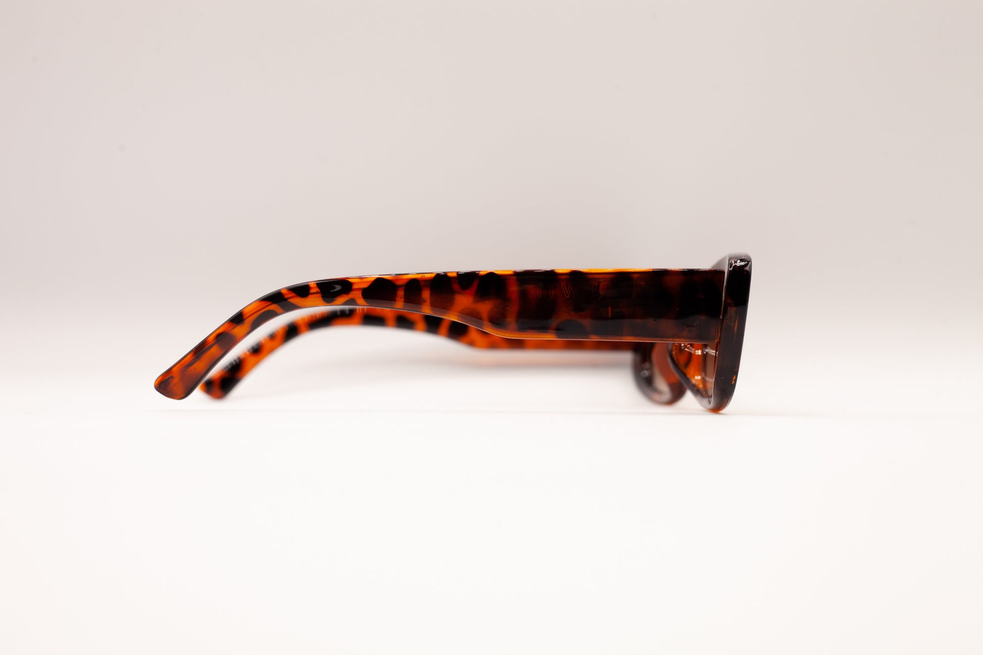 Leopard Eyewear Sunglasses 