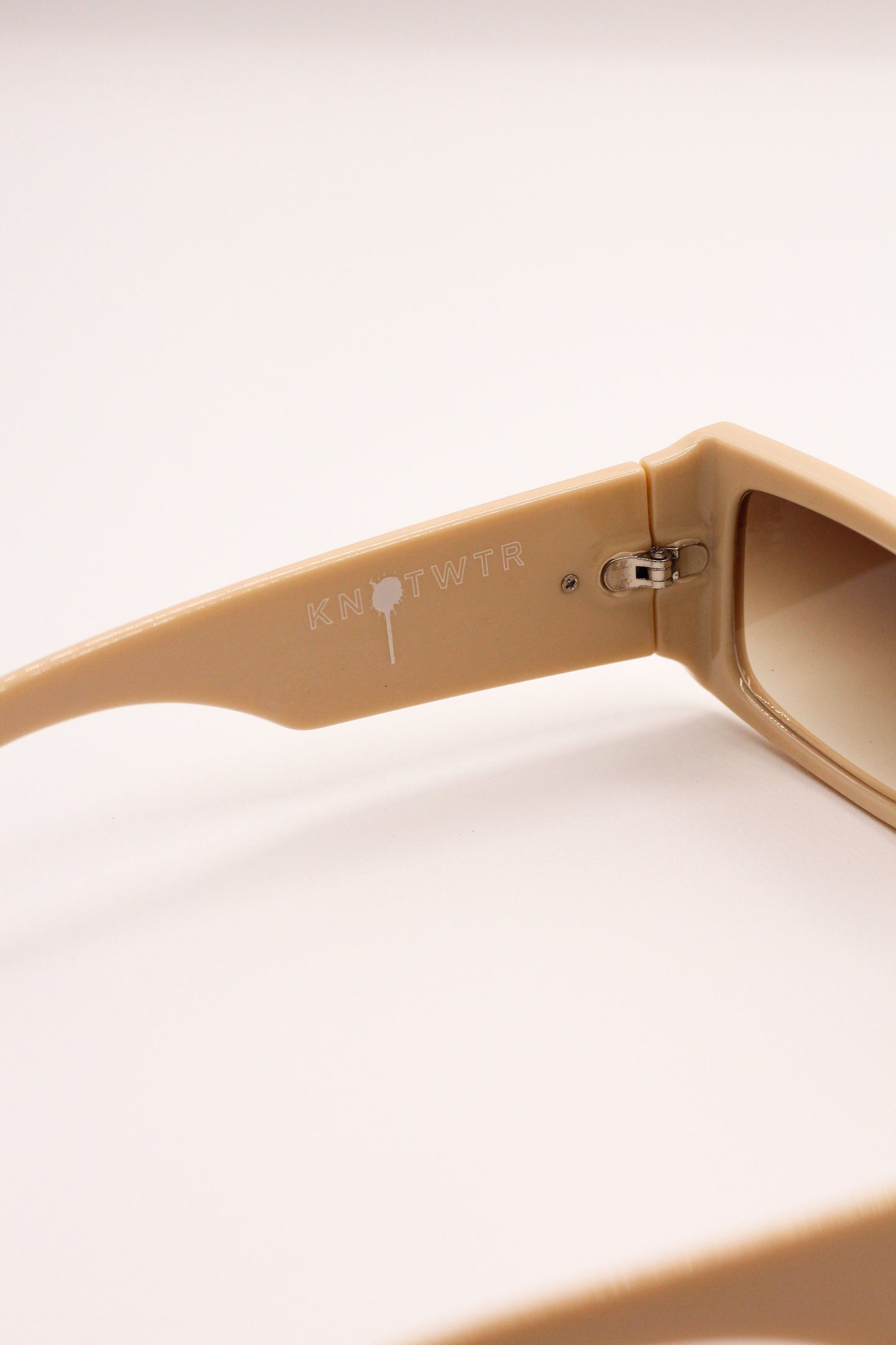 Sweet Cream Elavated Eyewear